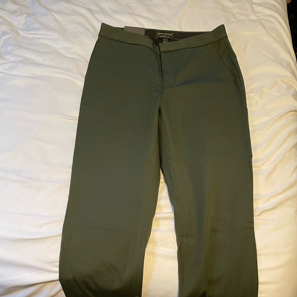 Banana Republic high rise ankle pants. Olive green